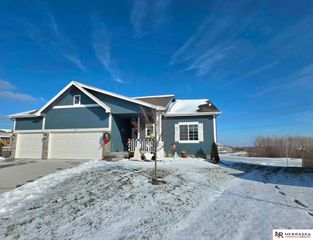 11304 Horizon Circle, Papillion, NE 68046