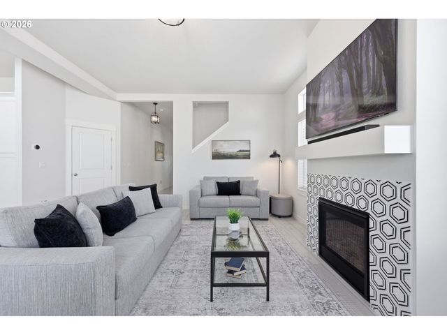 9215 Sw 4TH St, Wilsonville, OR 97070