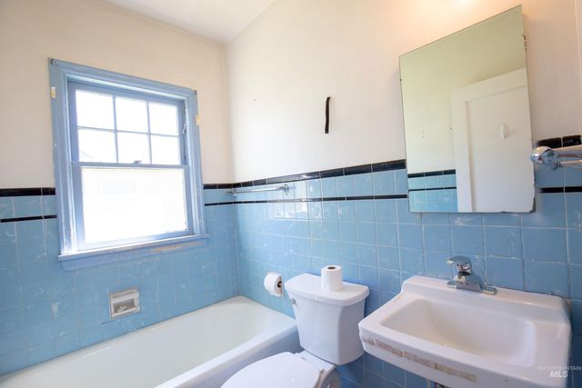 212 Locust St, Nampa, ID 83686