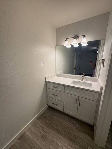 3617 Leafield DR B, Austin, TX 78749