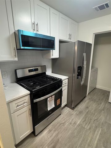 3617 Leafield DR B, Austin, TX 78749