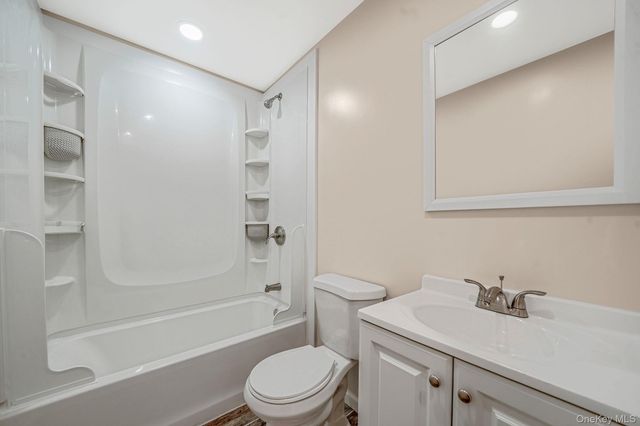 18A Broadway, Mastic, NY 11950