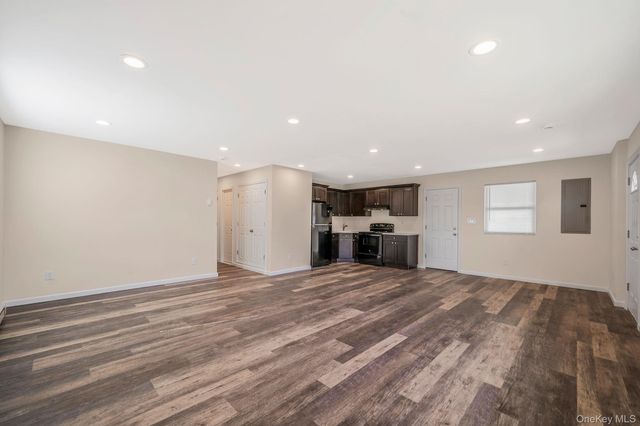 18A Broadway, Mastic, NY 11950