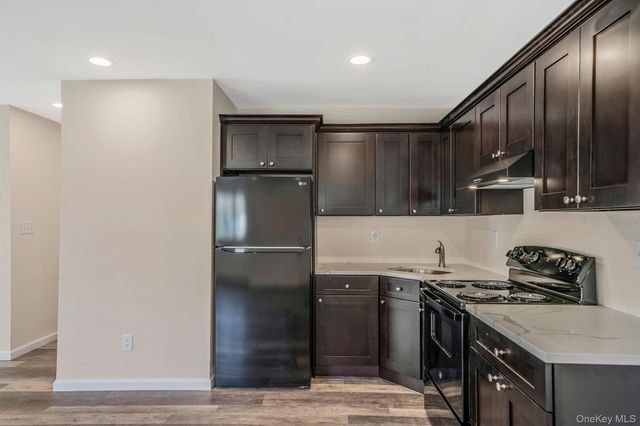 18A Broadway, Mastic, NY 11950