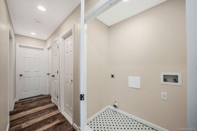 18A Broadway, Mastic, NY 11950