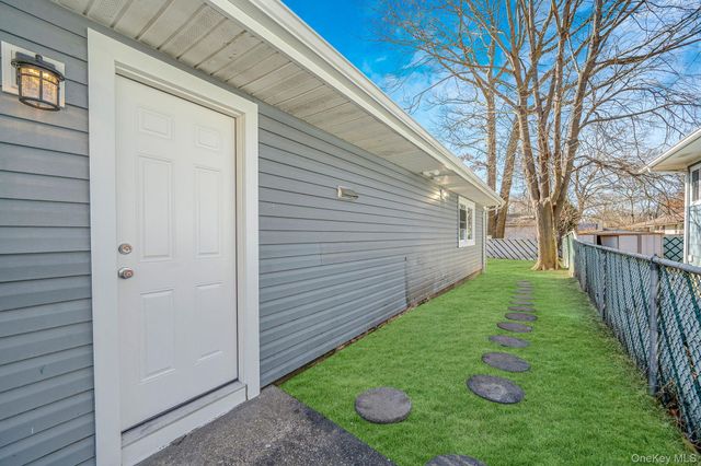 18A Broadway, Mastic, NY 11950