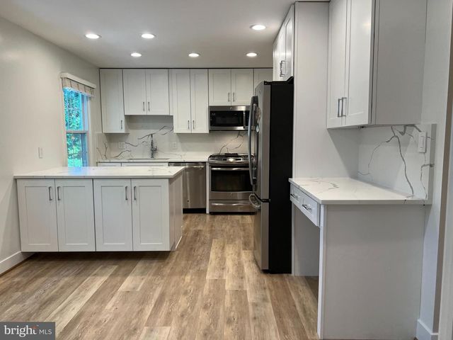 9502 TREGARON PL, Burke, VA 22015
