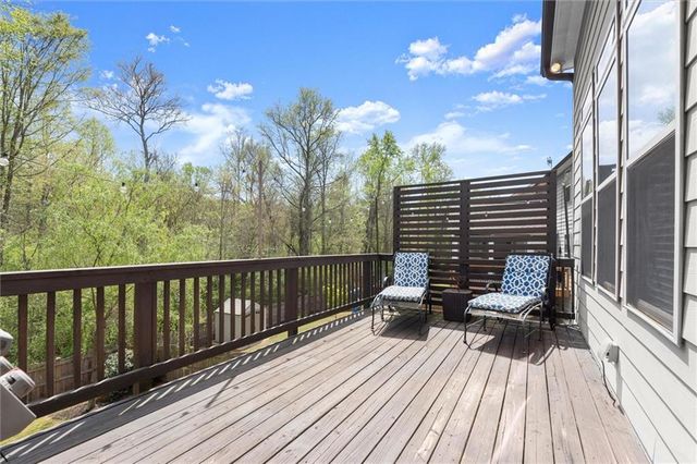 556 Lost Creek Drive, Woodstock, GA 30188