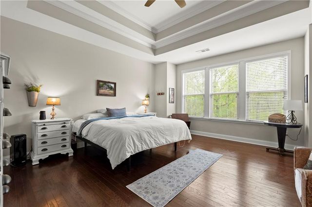 556 Lost Creek Drive, Woodstock, GA 30188