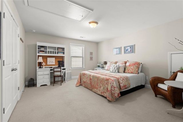 556 Lost Creek Drive, Woodstock, GA 30188