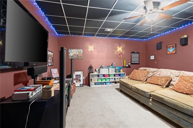 556 Lost Creek Drive, Woodstock, GA 30188