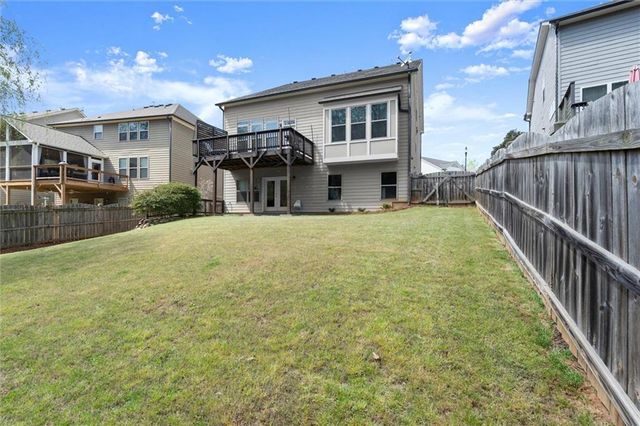 556 Lost Creek Drive, Woodstock, GA 30188