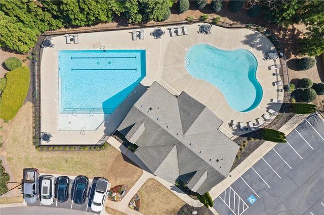 556 Lost Creek Drive, Woodstock, GA 30188