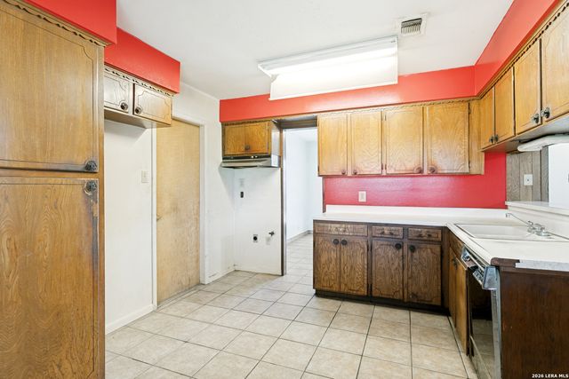 4838 DELLCREST DR, San Antonio, TX 78220
