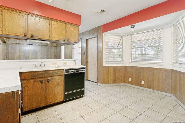 4838 DELLCREST DR, San Antonio, TX 78220