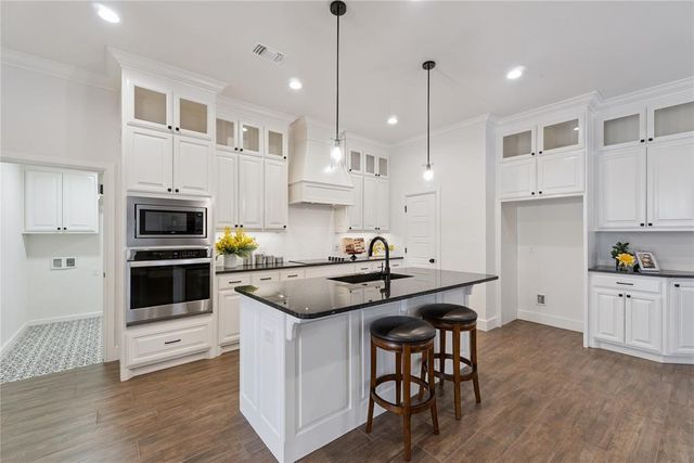 16300 Shortgrass Drive, Oklahoma City, OK 73170