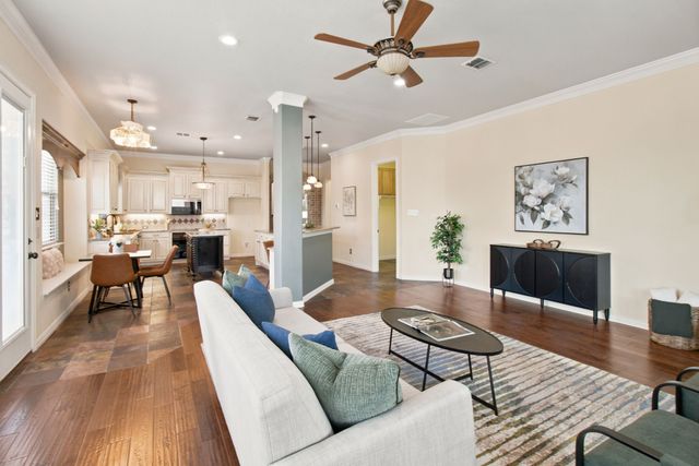 8013 Creek View Drive, North Richland Hills, TX 76180