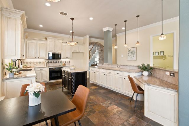 8013 Creek View Drive, North Richland Hills, TX 76180