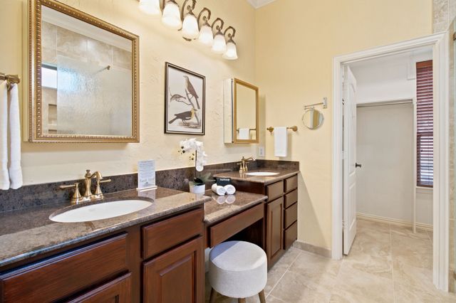 8013 Creek View Drive, North Richland Hills, TX 76180