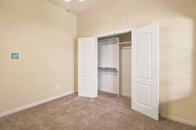 8013 Creek View Drive, North Richland Hills, TX 76180