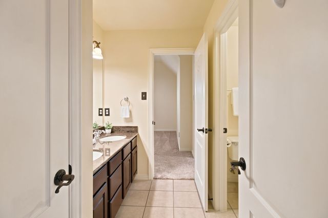 8013 Creek View Drive, North Richland Hills, TX 76180