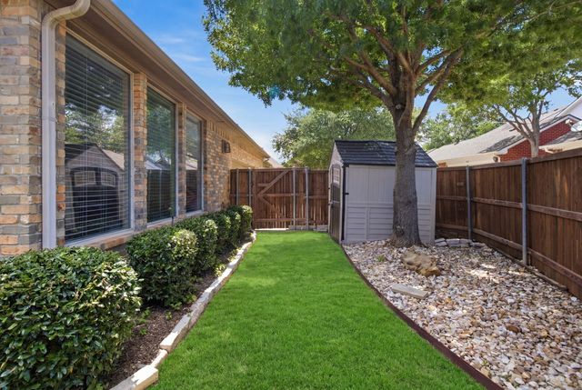 8013 Creek View Drive, North Richland Hills, TX 76180