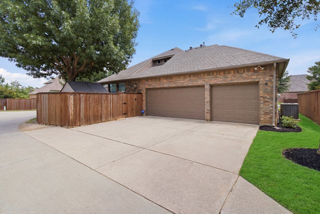 8013 Creek View Drive, North Richland Hills, TX 76180