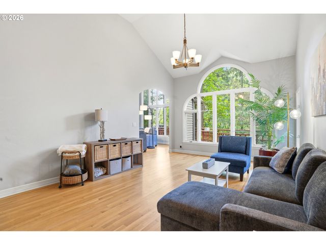 5112 Sw HEWETT Blvd, Portland, OR 97221