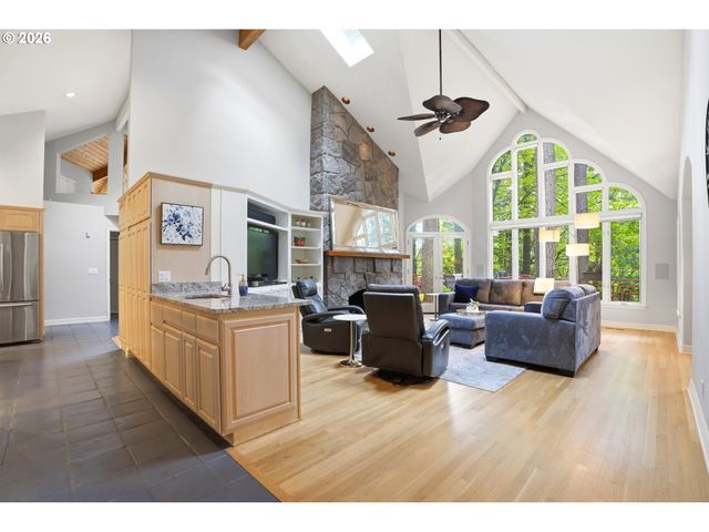 5112 Sw HEWETT Blvd, Portland, OR 97221