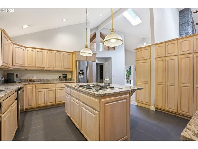 5112 Sw HEWETT Blvd, Portland, OR 97221