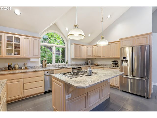 5112 Sw HEWETT Blvd, Portland, OR 97221