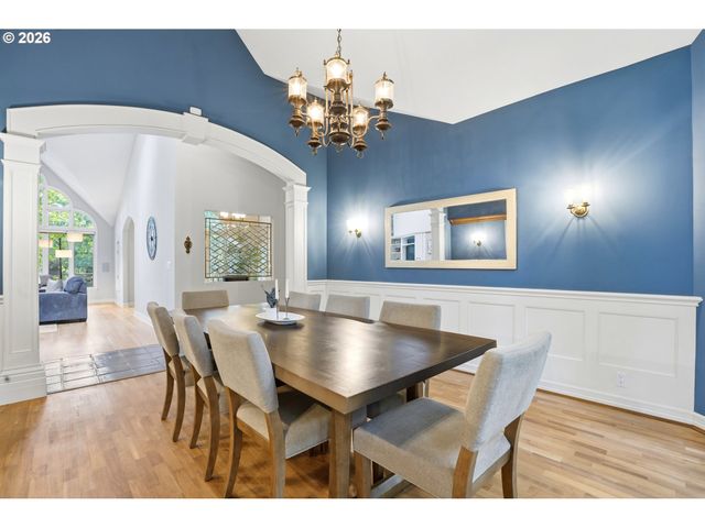 5112 Sw HEWETT Blvd, Portland, OR 97221