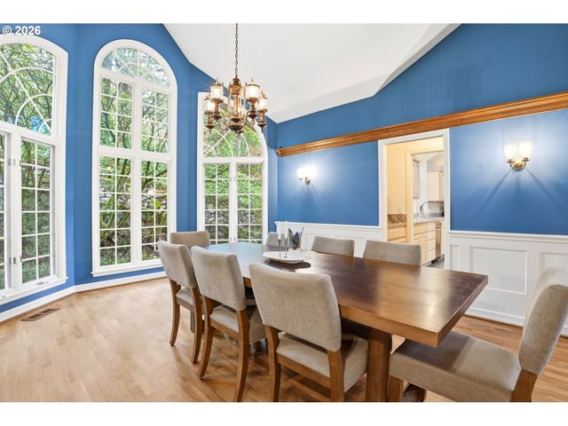 5112 Sw HEWETT Blvd, Portland, OR 97221