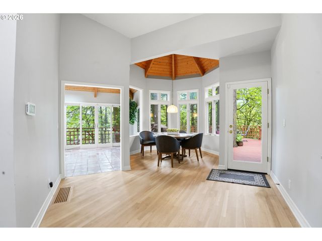 5112 Sw HEWETT Blvd, Portland, OR 97221