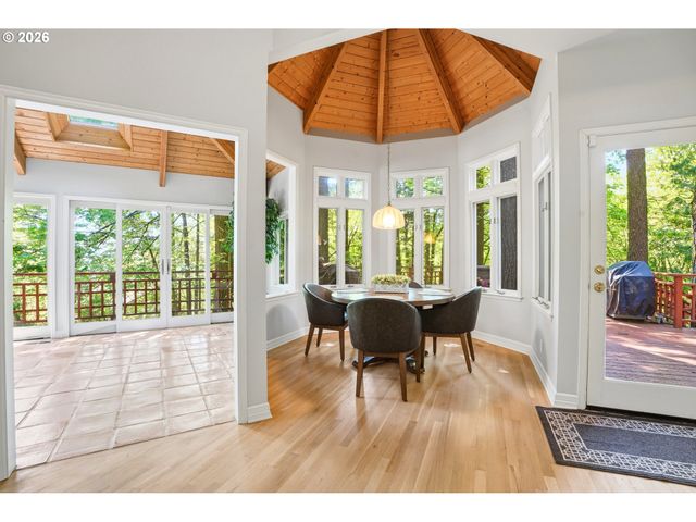 5112 Sw HEWETT Blvd, Portland, OR 97221