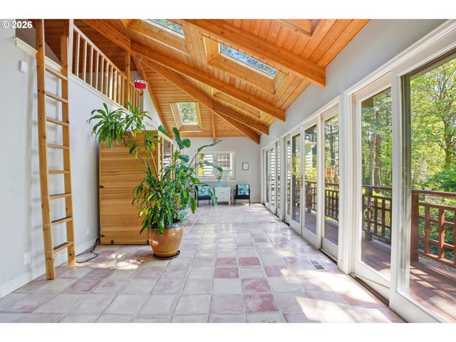 5112 Sw HEWETT Blvd, Portland, OR 97221