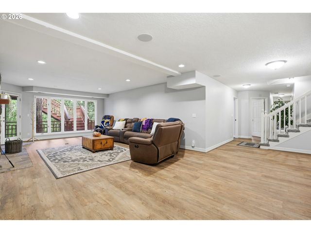 5112 Sw HEWETT Blvd, Portland, OR 97221