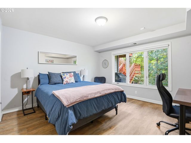 5112 Sw HEWETT Blvd, Portland, OR 97221