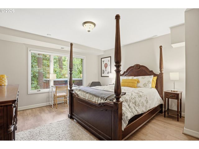 5112 Sw HEWETT Blvd, Portland, OR 97221