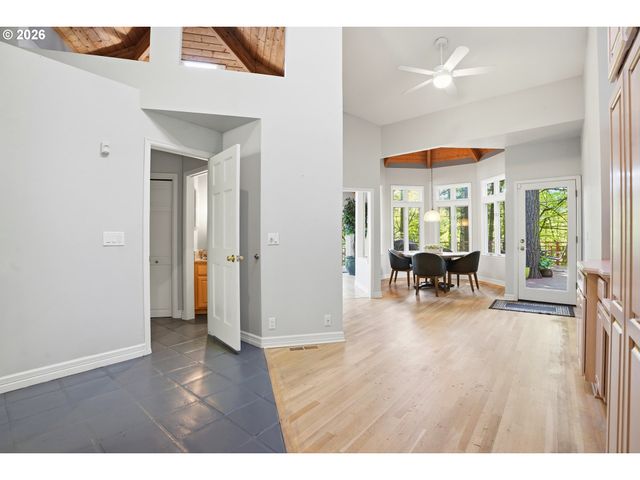 5112 Sw HEWETT Blvd, Portland, OR 97221