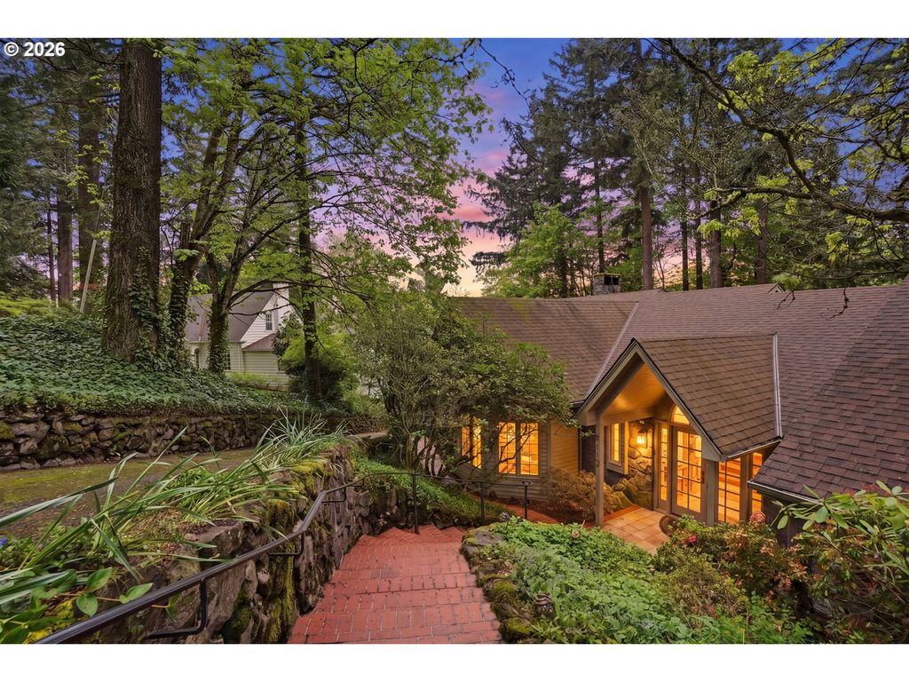 5112 Sw HEWETT Blvd, Portland, OR 97221