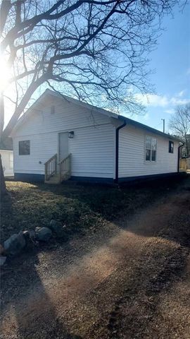 2814 Triangle Lake Road, High Point, NC 27260