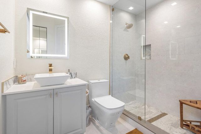 16048 Bristol Isle Way, Delray Beach, FL 33446