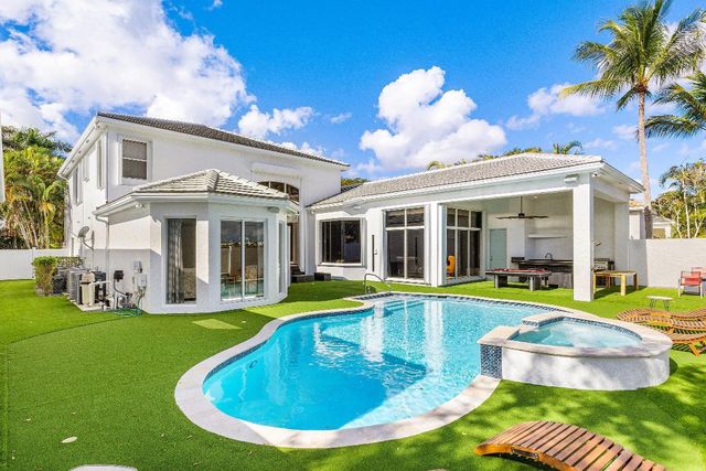 16048 Bristol Isle Way, Delray Beach, FL 33446