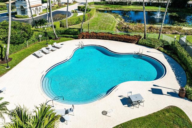 16048 Bristol Isle Way, Delray Beach, FL 33446