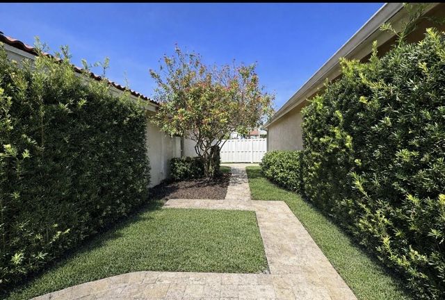 16534 NW 10th Street, Pembroke Pines, FL 33028