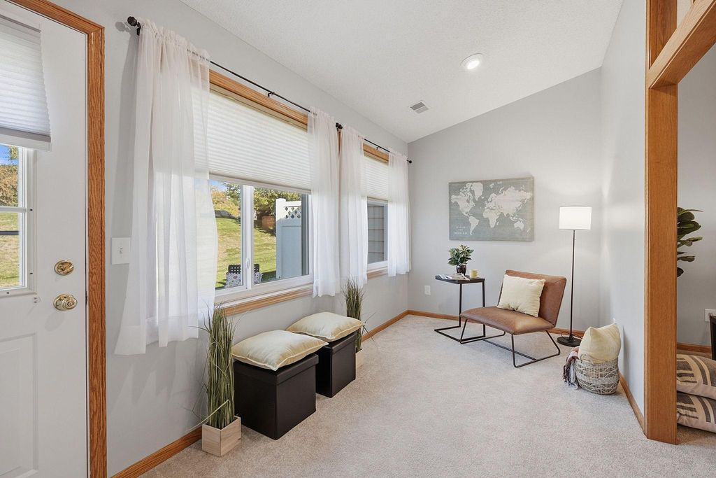 6850 Jenny Lane, Woodbury, MN 55125 — photo 5