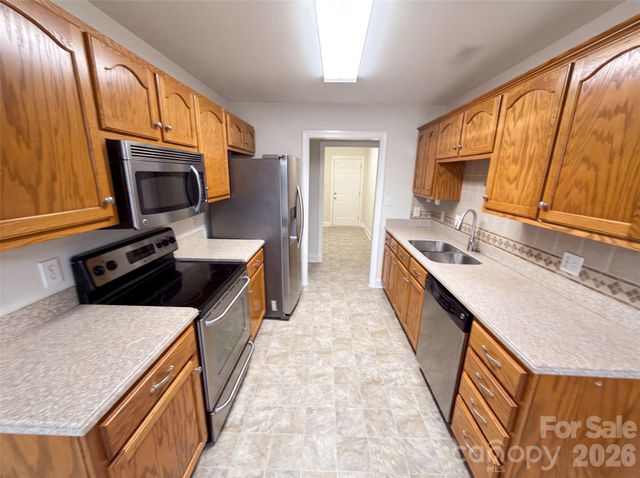 2037 Olde Towne Drive, Monroe, NC 28110