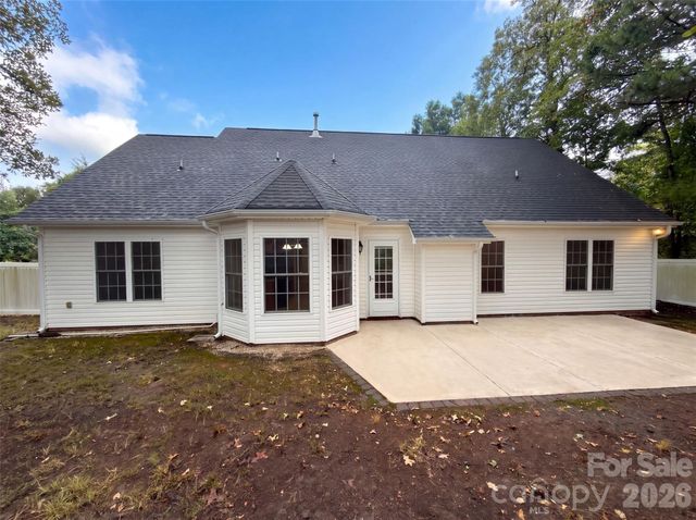 2037 Olde Towne Drive, Monroe, NC 28110