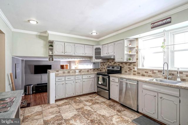 101 GIAMMARINO AVE, Gibbstown, NJ 08027